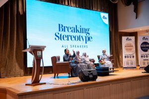 DSC08652-Enhanced-NR